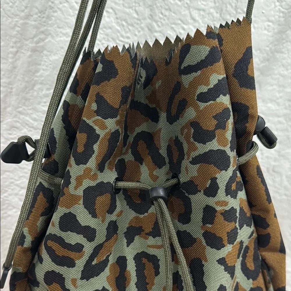Leopard Print adjustable Drawstring Bag - Picture 5 of 5